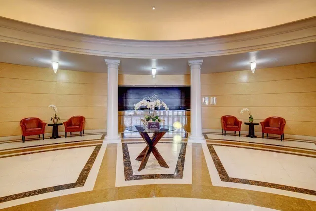 $400,000 | 610 Clematis Street, Unit 102, West Palm Beach, FL 33401