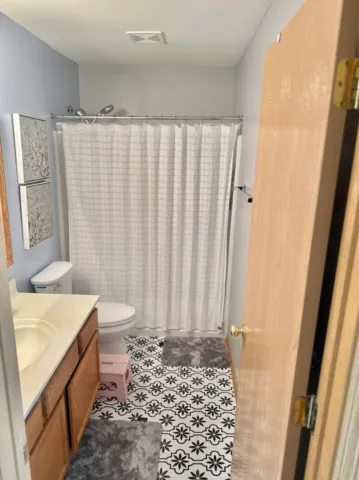 $250,000 | 34394 Goldenrod Court, Unit END, Round Lake, IL 60073