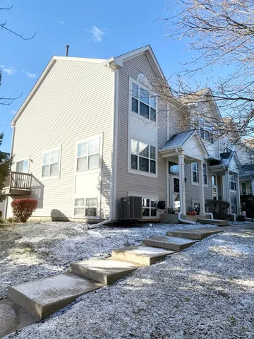 $250,000 | 34394 Goldenrod Court, Unit END, Round Lake, IL 60073