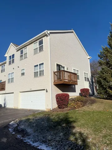 $250,000 | 34394 Goldenrod Court, Unit END, Round Lake, IL 60073