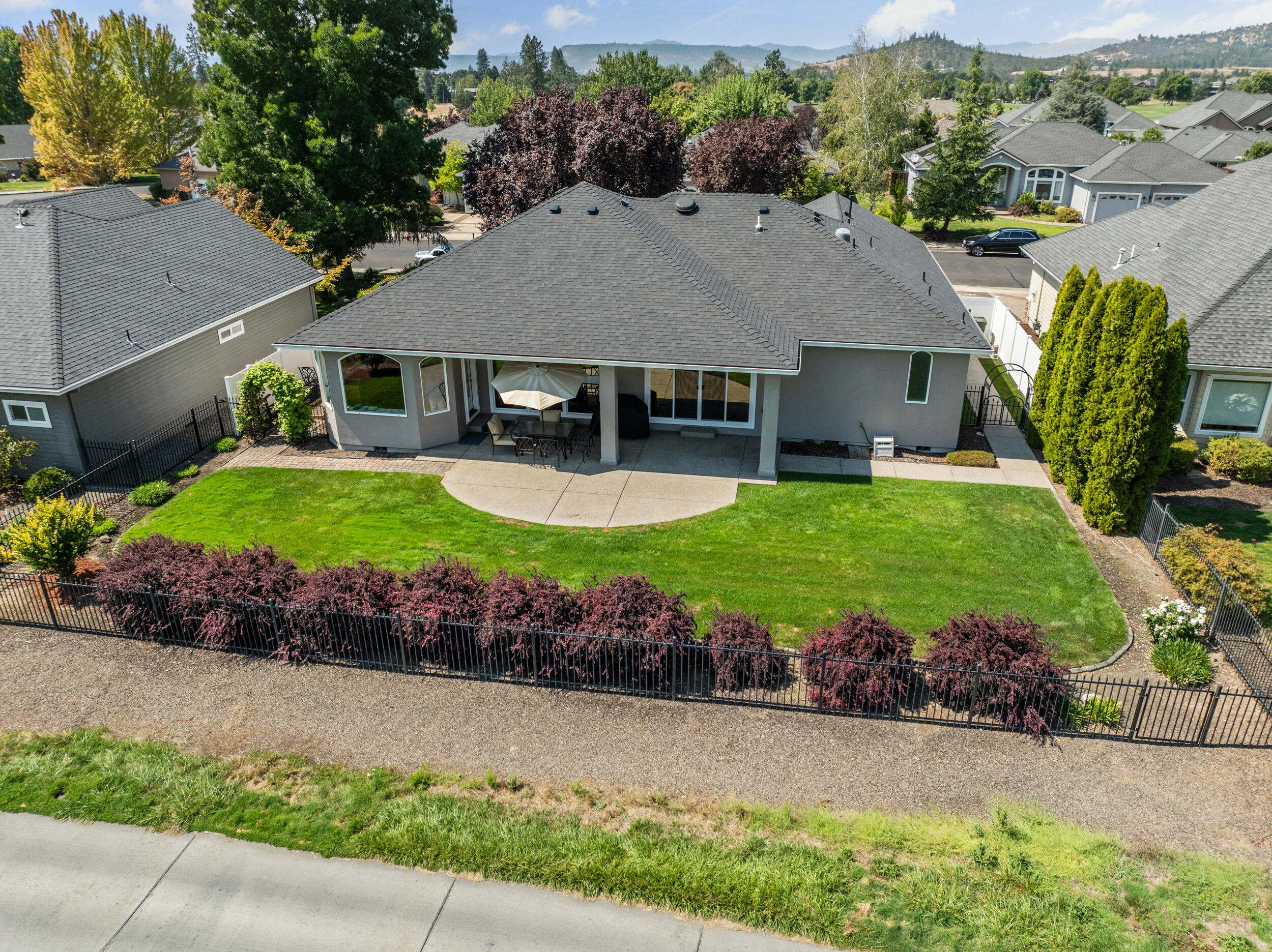 209 Keystone Way Eagle Point, OR 97524 - Photo 27 of 34 42_209-keystone-way -dr-05