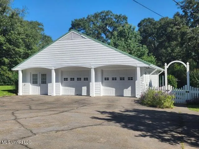 $165,000 | 1220 West 6th Street, Prentiss, MS 39474
