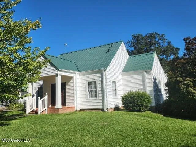 $165,000 | 1220 West 6th Street, Prentiss, MS 39474