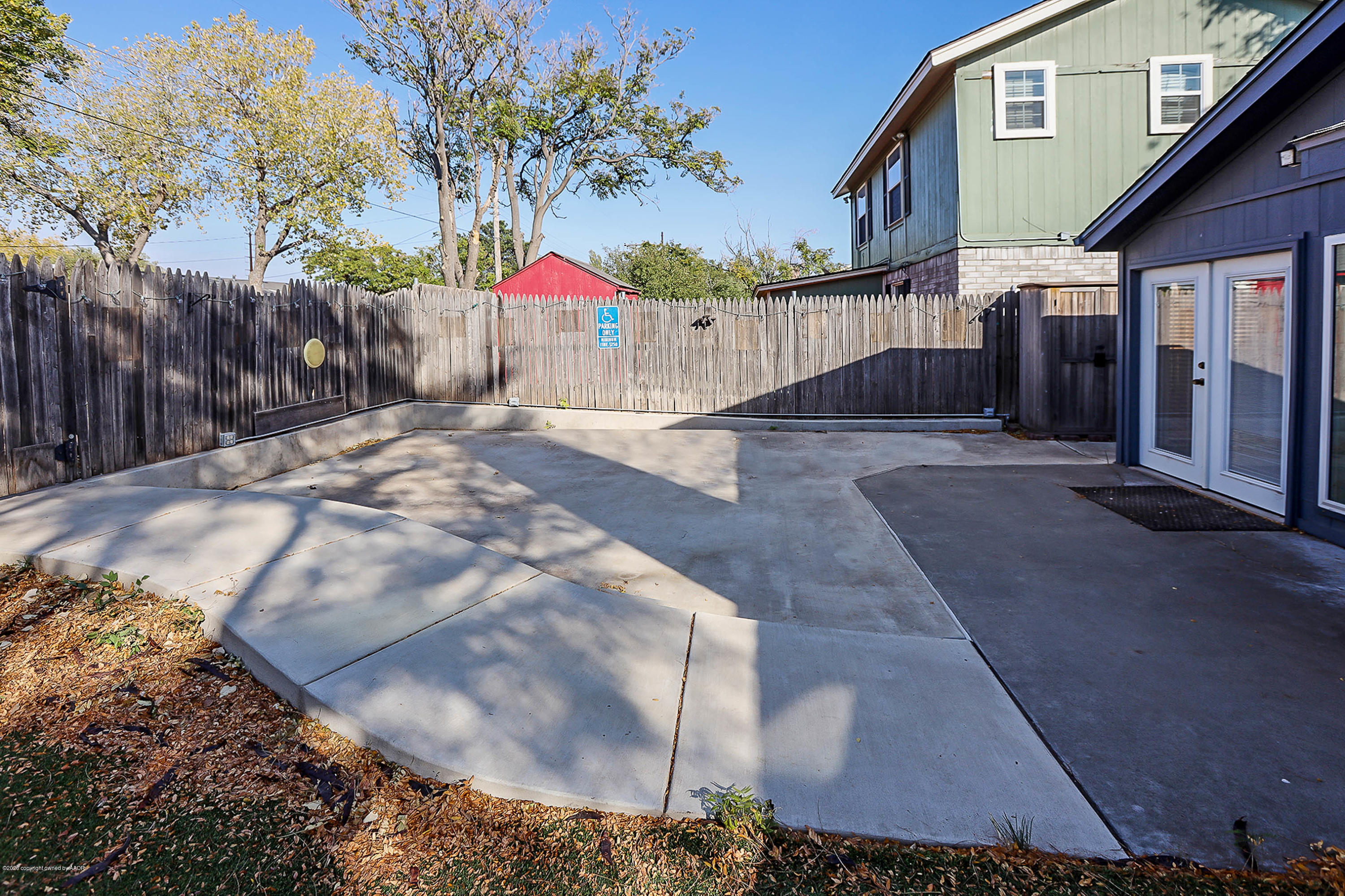 2802 Shield Court Amarillo, TX 79110 - Photo 28 of 32 a view of a backyard