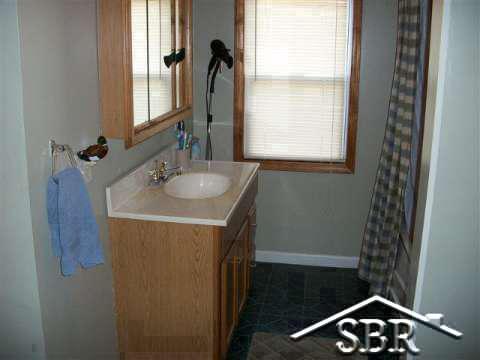 2320 Shattuck Road Saginaw, MI 48603 - Photo 4 of 6 20033062-3.JPG