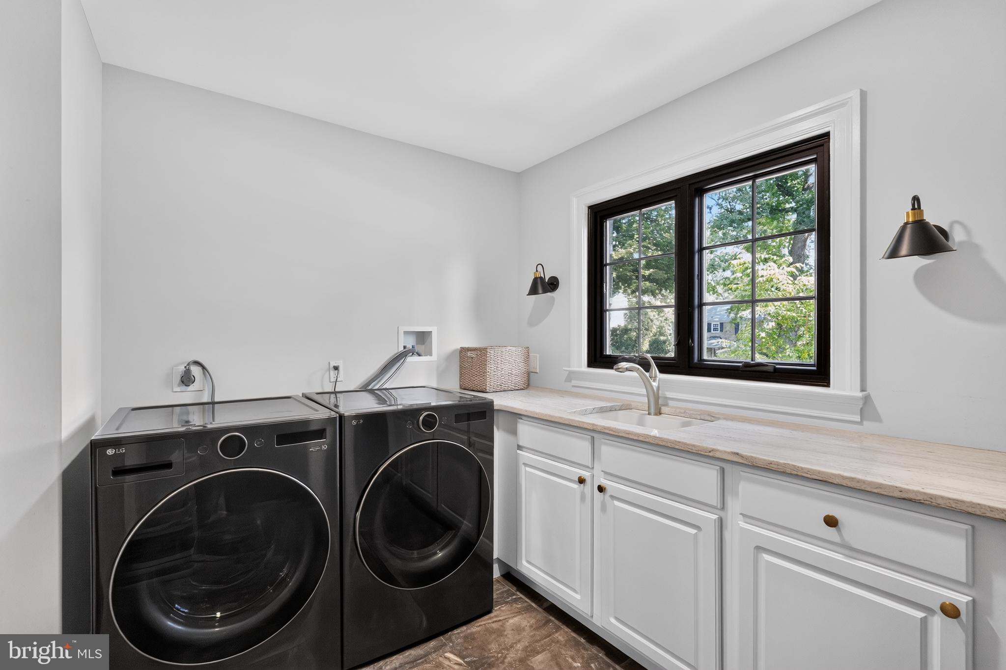 39 Crestline Road Wayne, PA 19087 - Photo 26 of 56 Laundry room