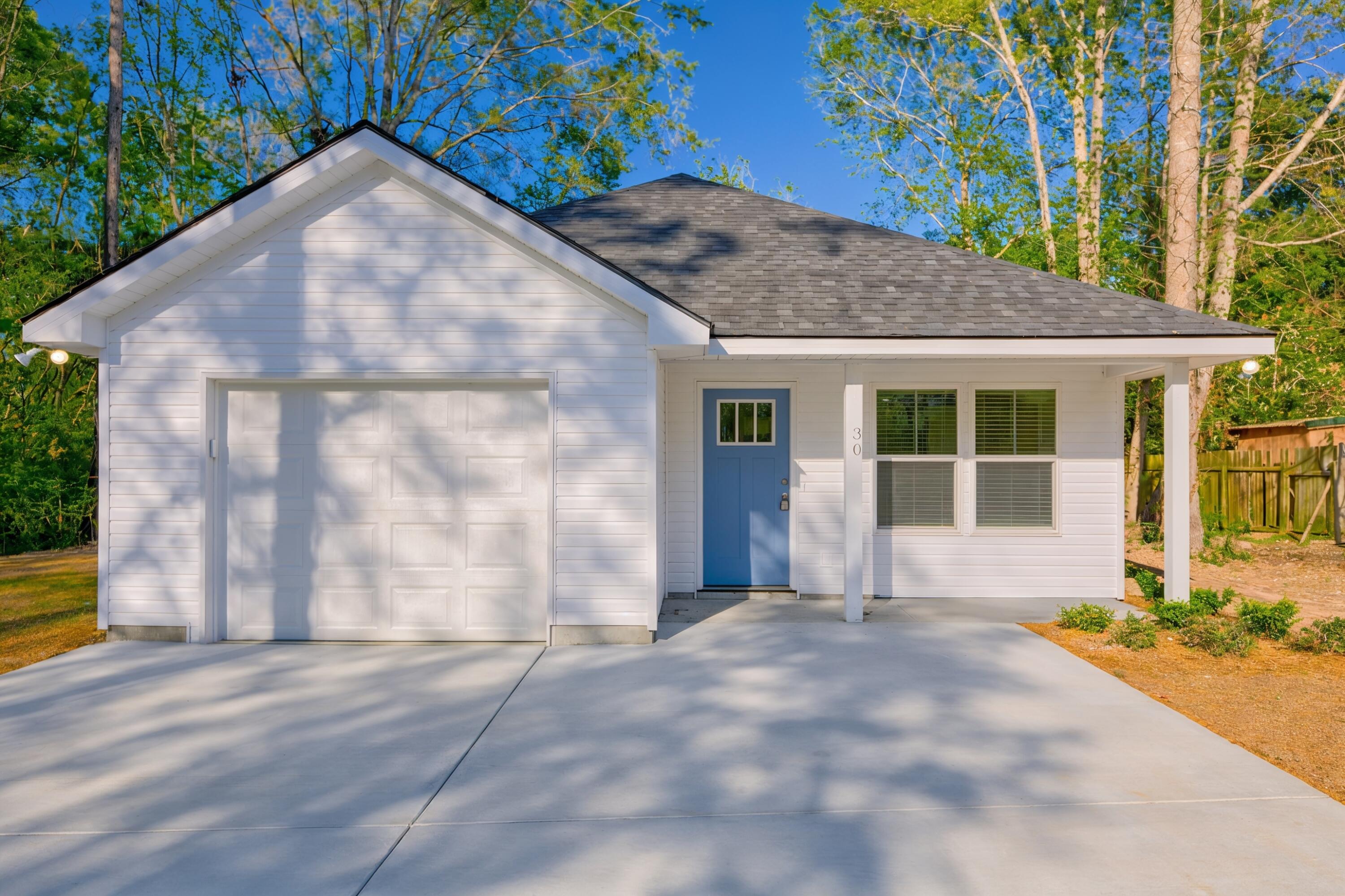 30 Bonnie Burn Rd, Goose Creek, SC 29445