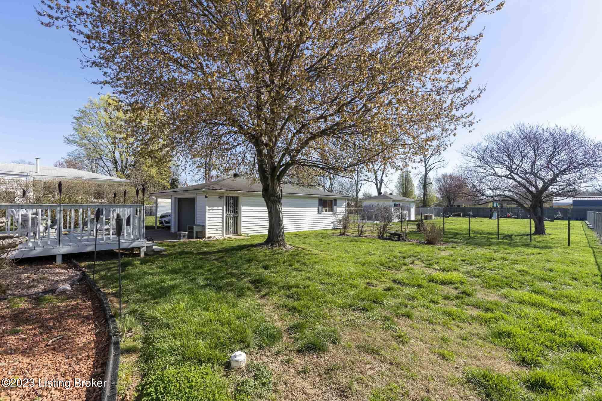 4735 Dover Road Louisville, KY 40216 - Photo 39 of 48 Dover039