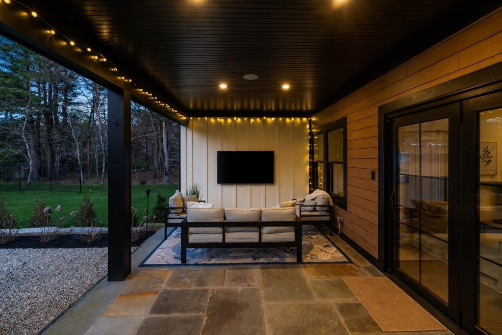 195 Lincoln Road Walpole, MA 02081 - Photo 5 of 42