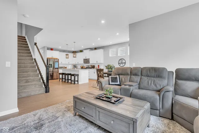 $369,900 | 811 Stone Trace Court, Avon, IN 46123