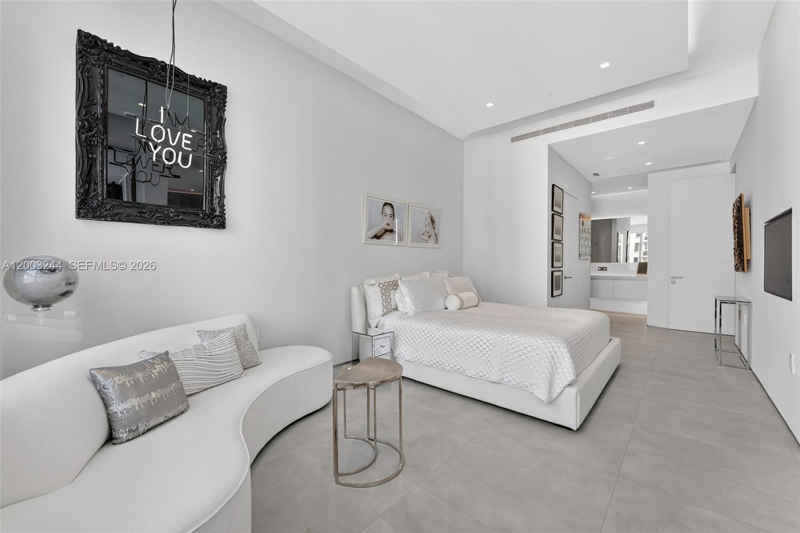 801 Brickell Key Boulevard, Unit PH3306 Miami, FL 33131 - Photo 20 of 50