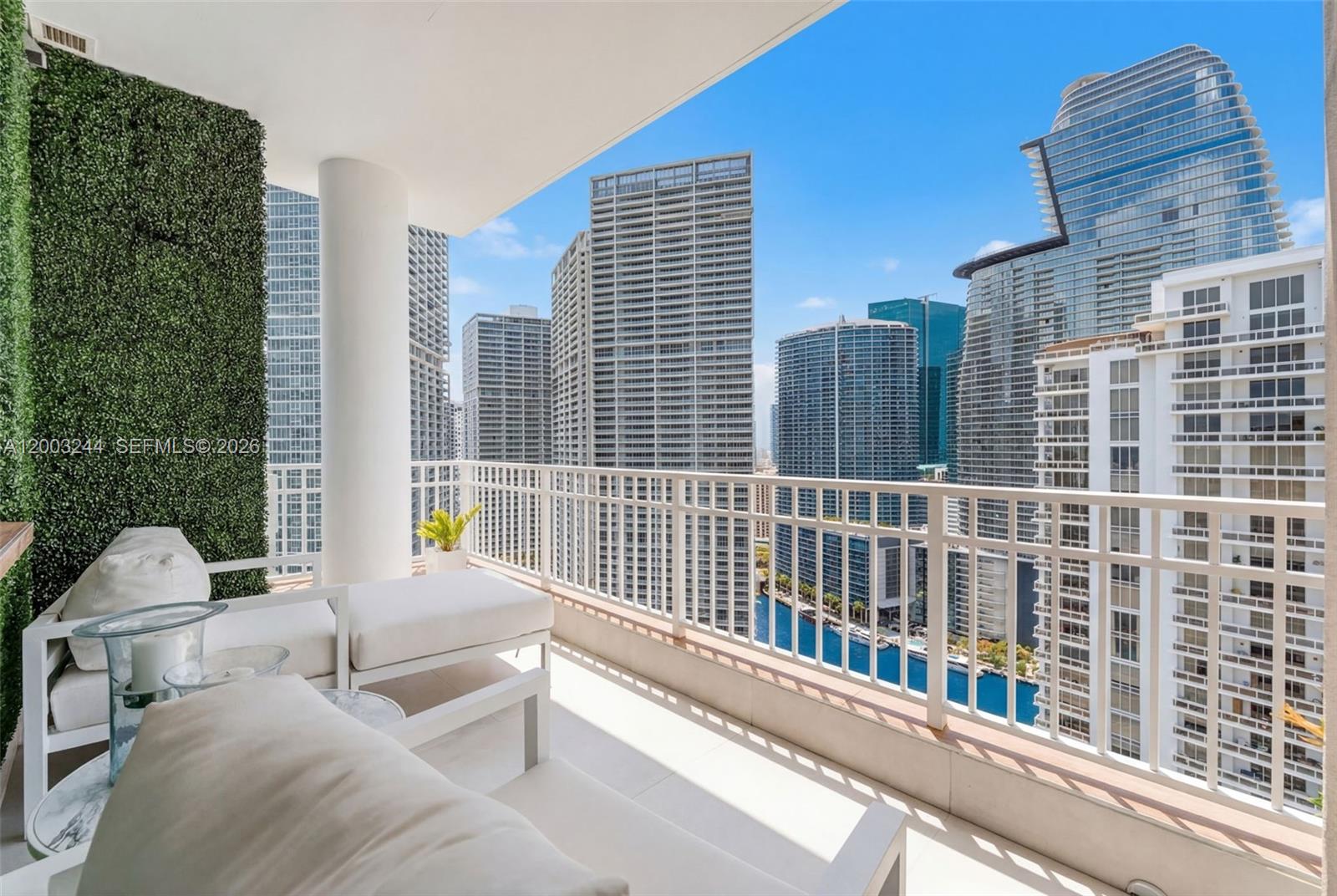 801 Brickell Key Boulevard, Unit PH3306 Miami, FL 33131 - Photo 22 of 50