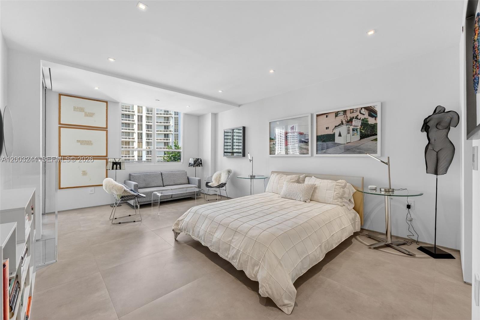 801 Brickell Key Boulevard, Unit PH3306 Miami, FL 33131 - Photo 33 of 50