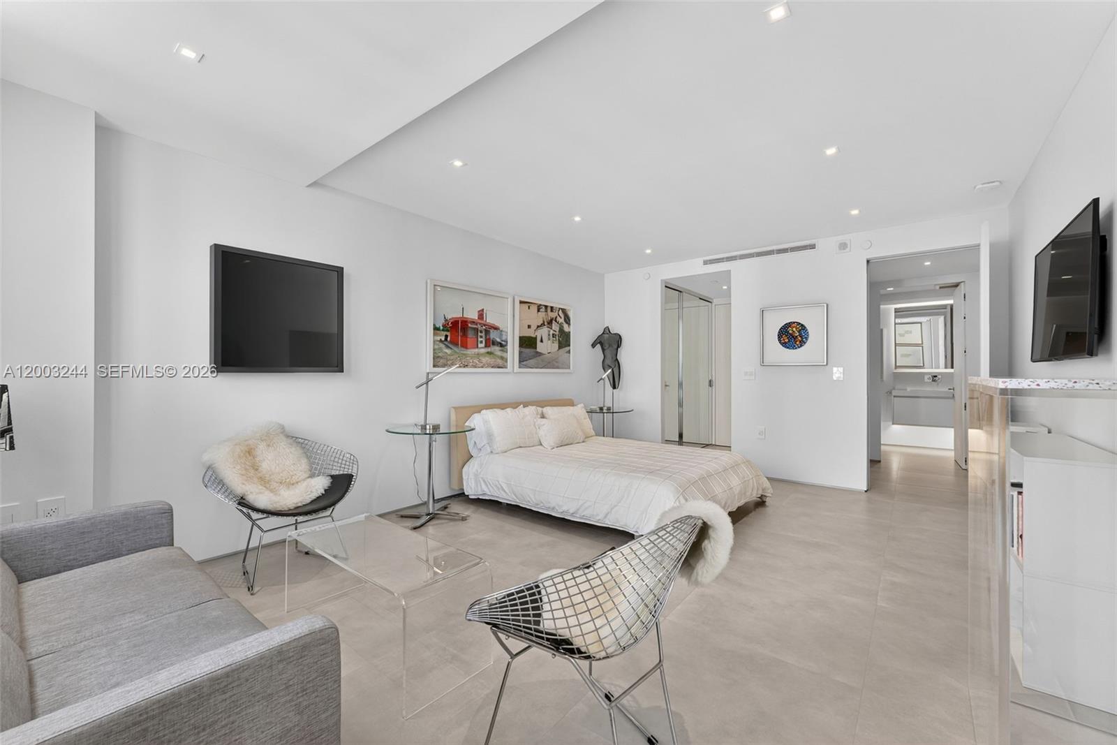 801 Brickell Key Boulevard, Unit PH3306 Miami, FL 33131 - Photo 34 of 50