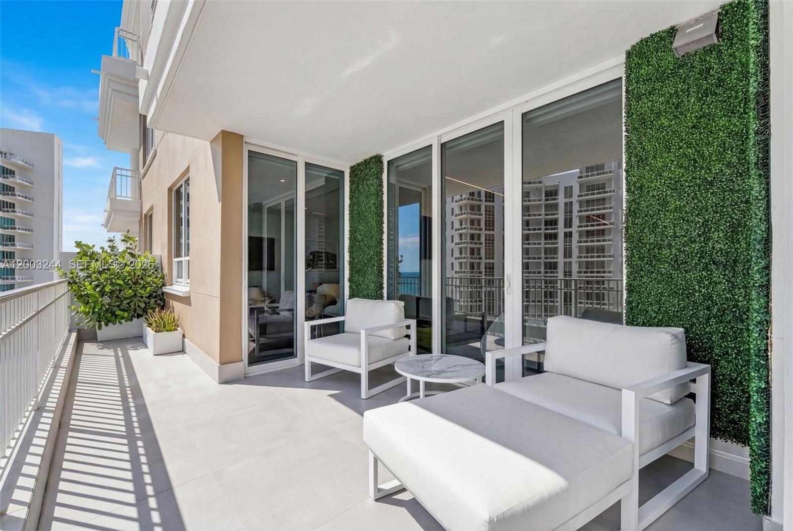 801 Brickell Key Boulevard, Unit PH3306 Miami, FL 33131 - Photo 37 of 50