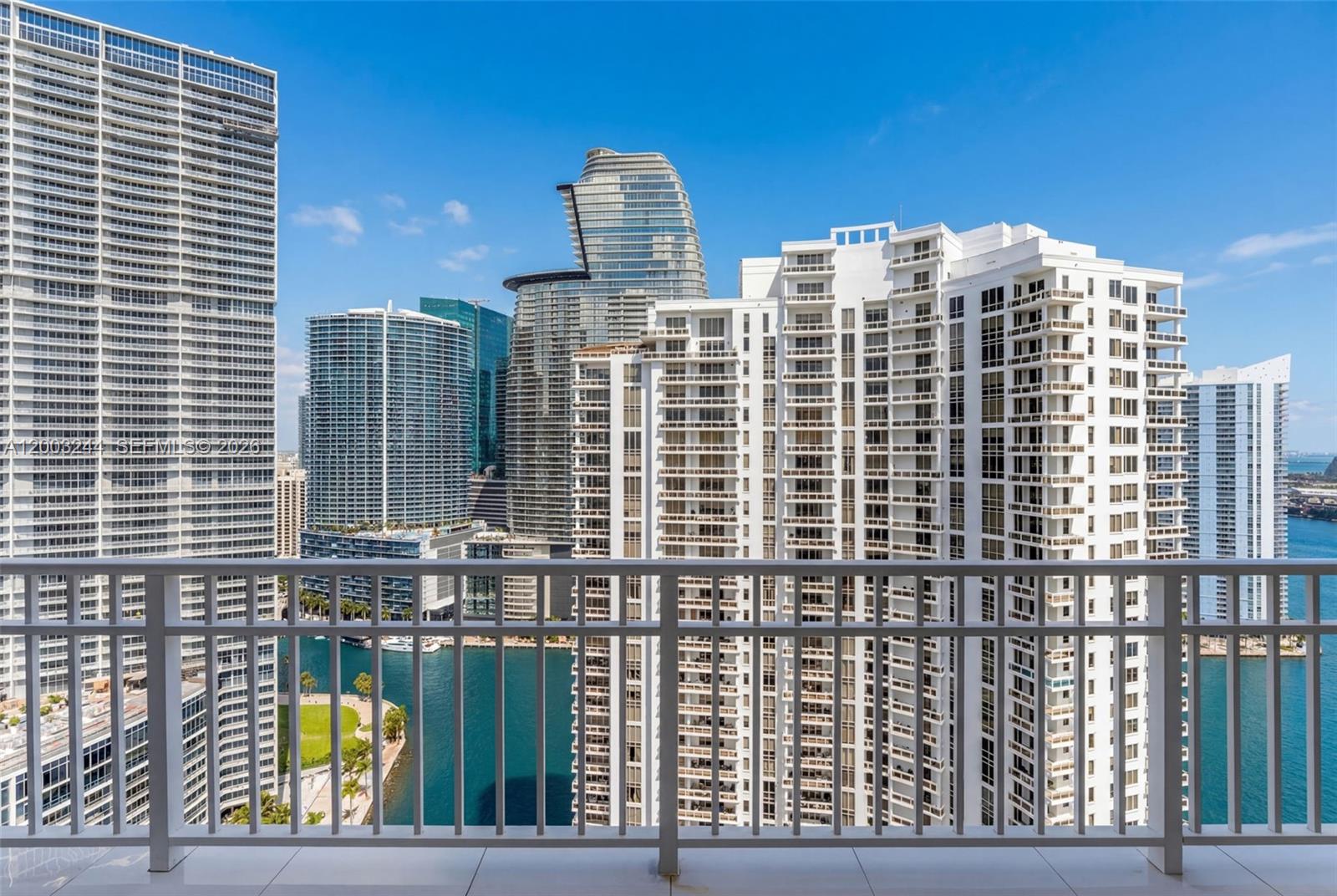 801 Brickell Key Boulevard, Unit PH3306 Miami, FL 33131 - Photo 39 of 50