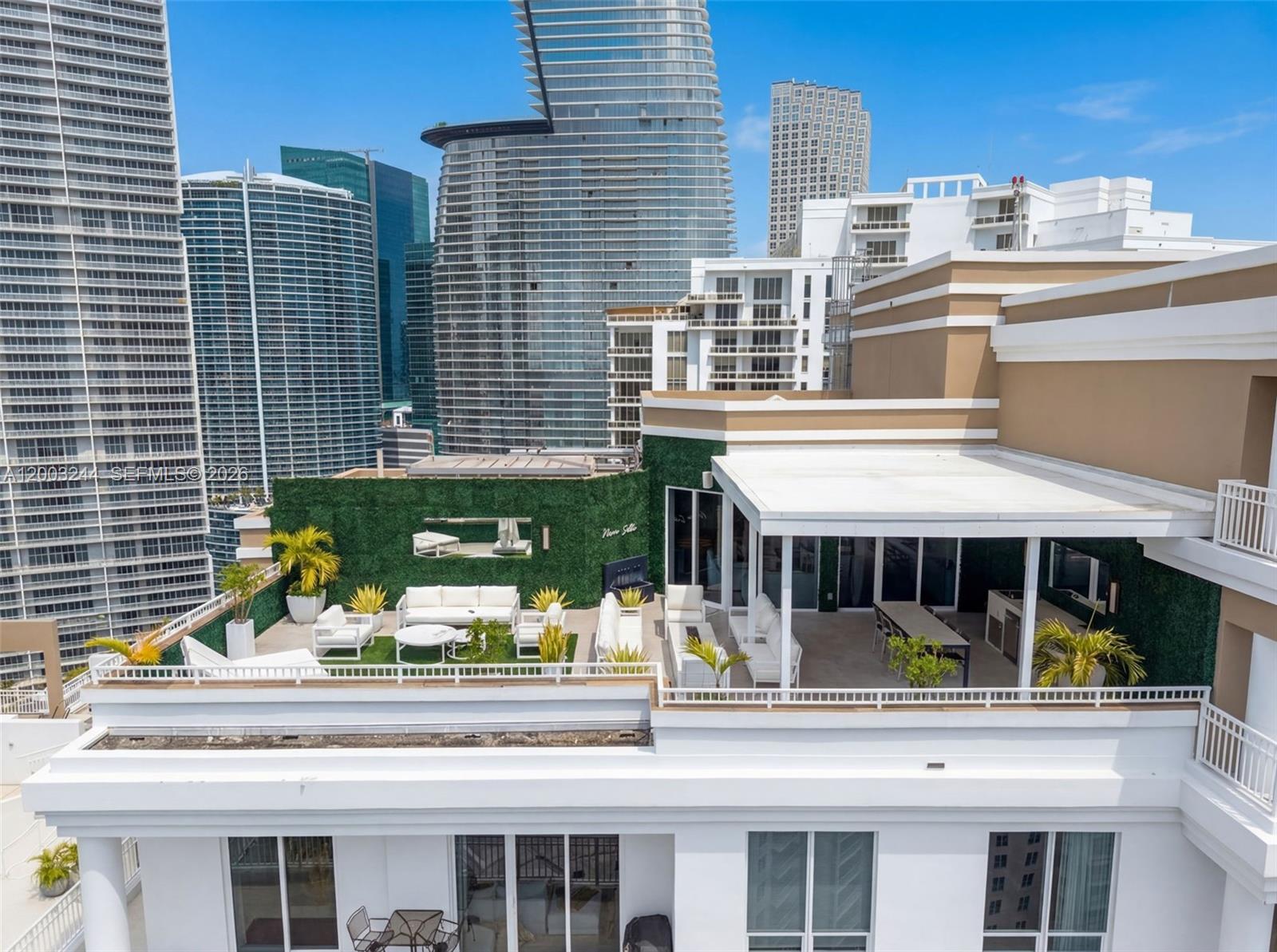 801 Brickell Key Boulevard, Unit PH3306 Miami, FL 33131 - Photo 5 of 50