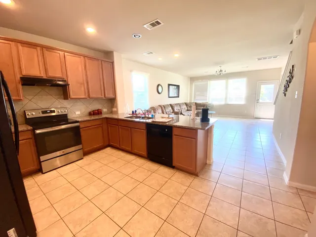 $2,299 | 13922 Kenswick Key Lane, Houston, TX 77047