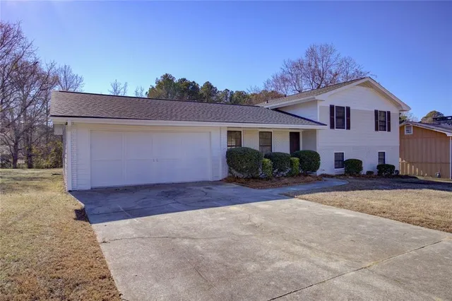 $299,500 | 2104 Moon Drive Southwest, Conyers, GA 30094