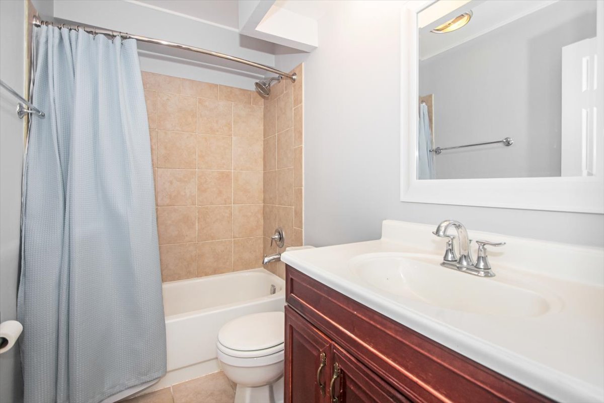 950 East Wilmette Road, Unit 117 Palatine, IL 60074 - Photo 17 of 20 Gallery Image 17