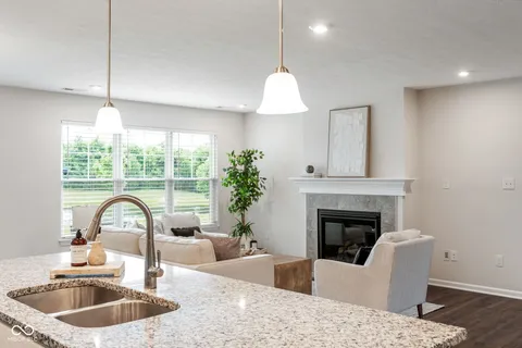 $280,000 | 7181 Lillian Place, Cumberland, IN 46229