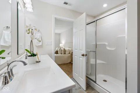 $280,000 | 7181 Lillian Place, Cumberland, IN 46229