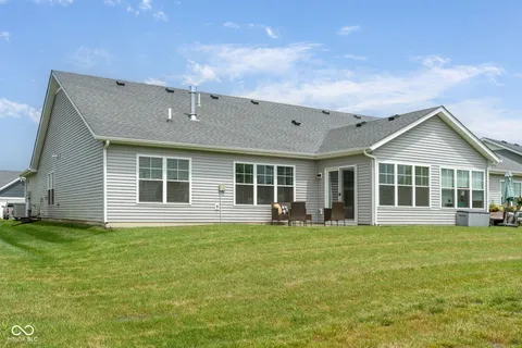 $280,000 | 7181 Lillian Place, Cumberland, IN 46229