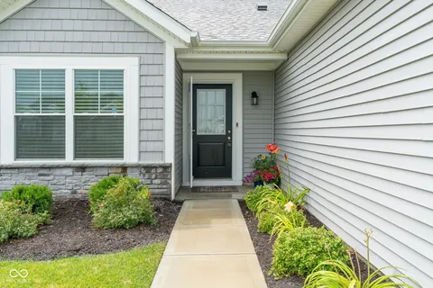 $280,000 | 7181 Lillian Place, Cumberland, IN 46229