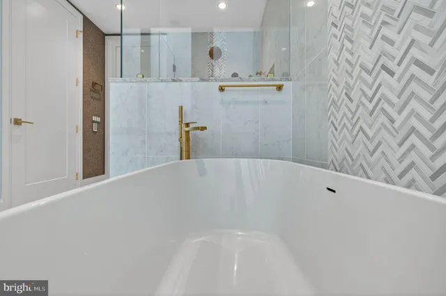 $2,799,000 | 7887 Jones Branch Drive, Unit 1904, McLean, VA 22102