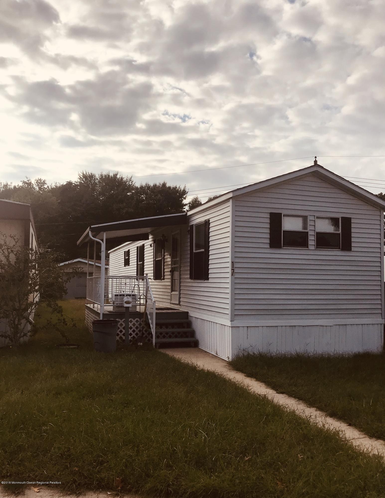 17 Shorehaven Road Hazlet, NJ 07730 - Photo 1 of 13 B934CA76-B970-4942-BFF2-0B3393D960D5