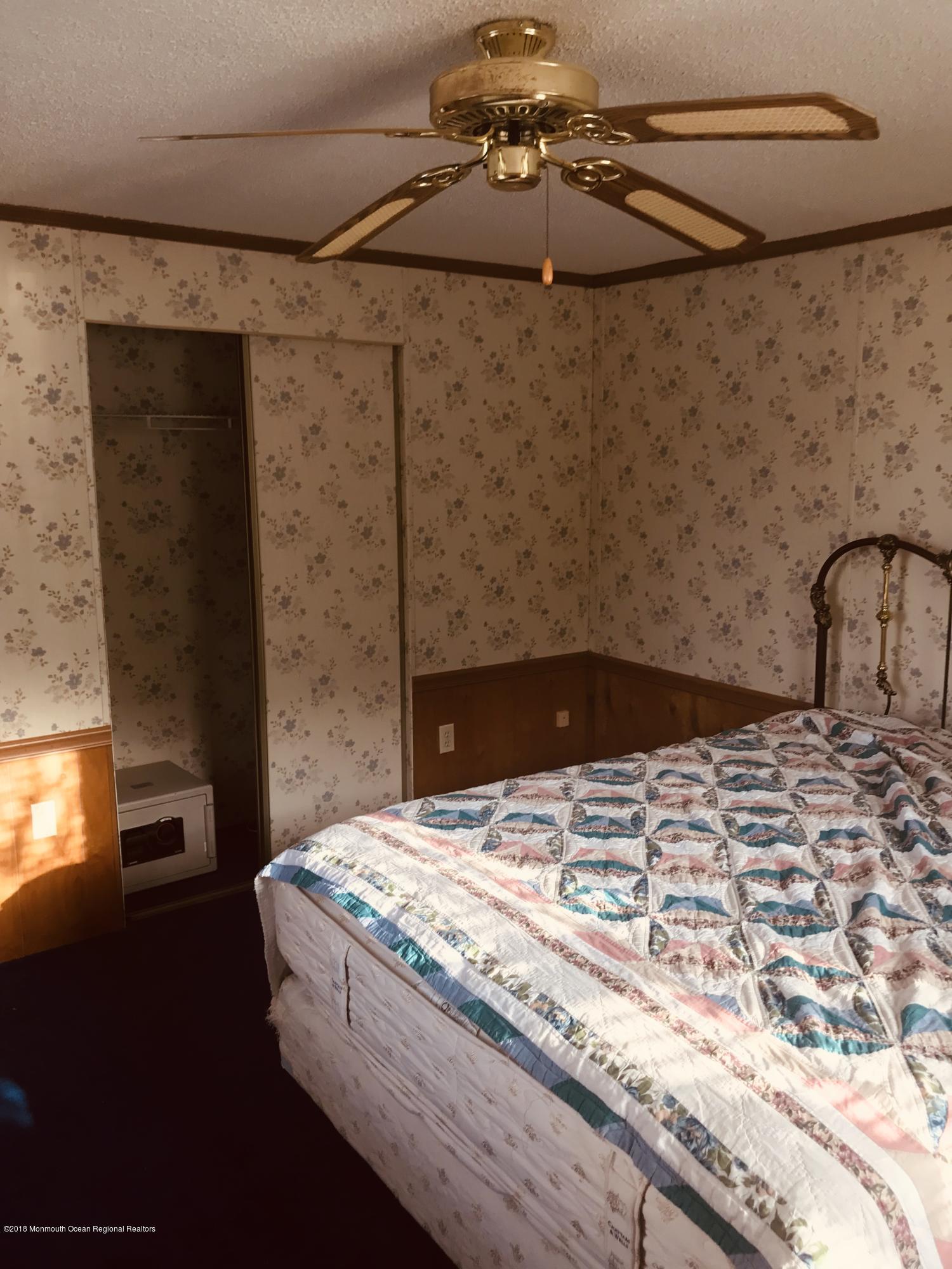 17 Shorehaven Road Hazlet, NJ 07730 - Photo 11 of 13 D5EF0A1B-D7EC-47FC-A9B6-C23A6C0800F0