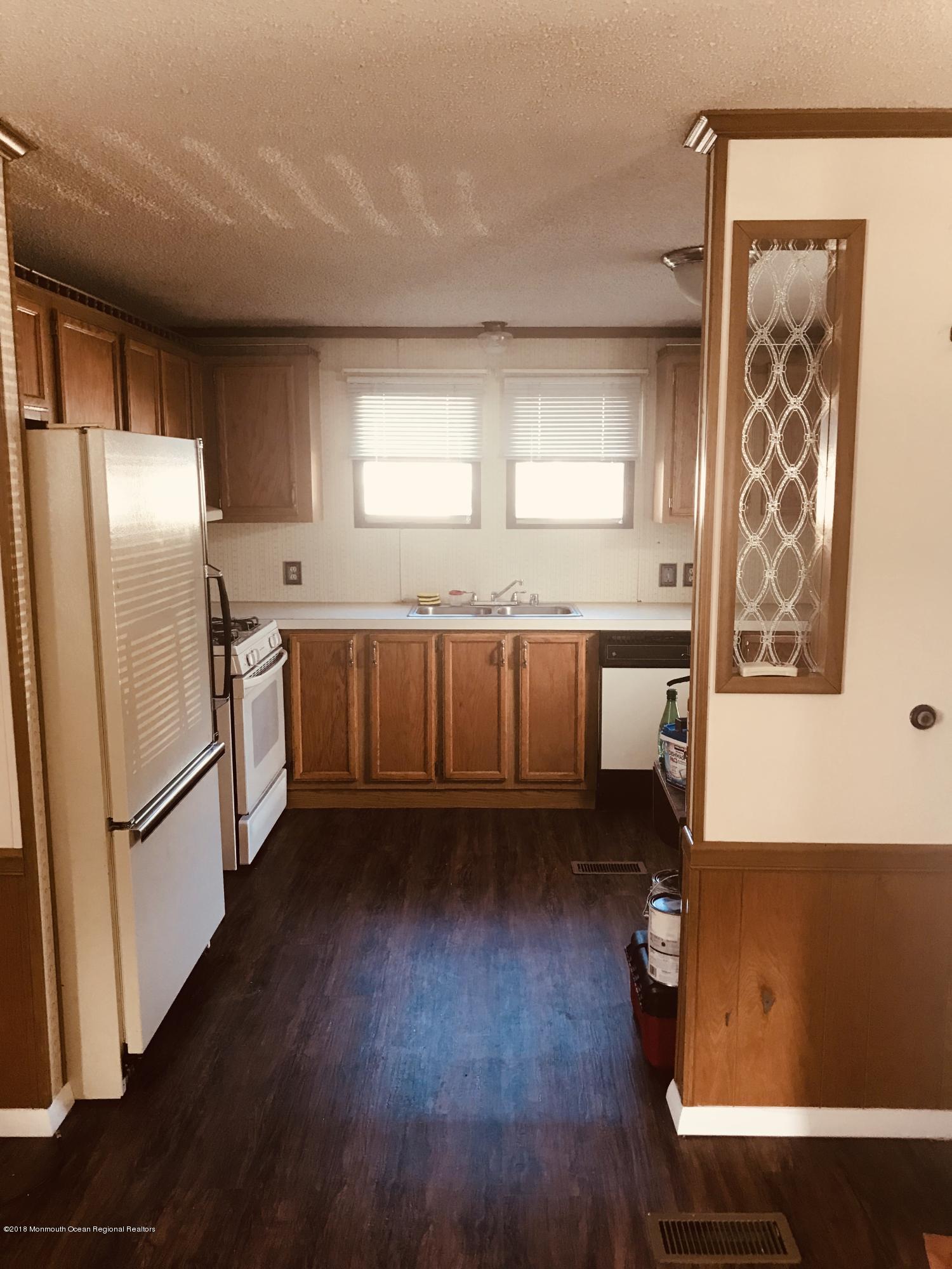 17 Shorehaven Road Hazlet, NJ 07730 - Photo 5 of 13 8D7FDC68-080A-49FB-829F-CF1C0D562B3C