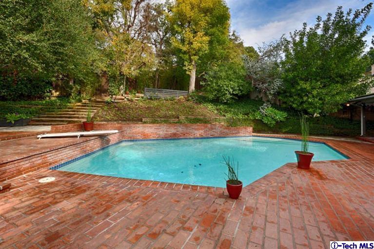 1011 Hillside Terrace Pasadena, CA 91105 - Photo 25 of 32 a view of a park with large trees