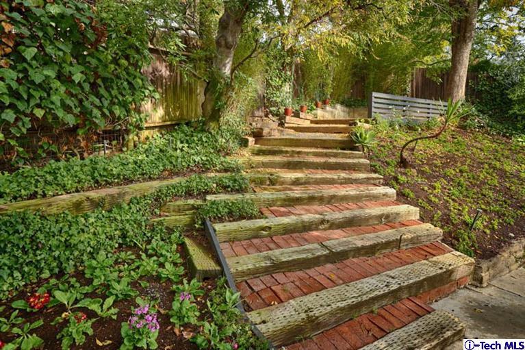 1011 Hillside Terrace Pasadena, CA 91105 - Photo 28 of 32 a view of a garden with plants
