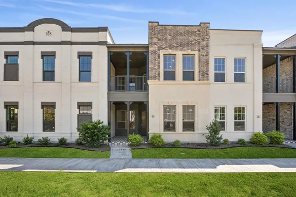 $599,000 | 305 Sunset Lane, Unit 103, Fort Worth, TX 76114