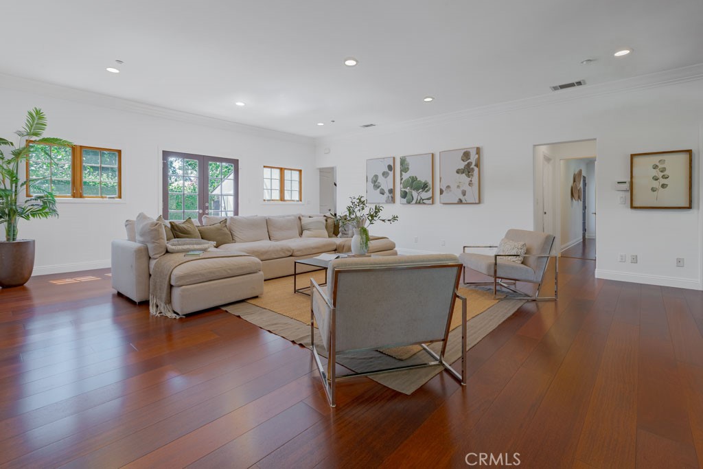 1050 Roxbury Road San Marino, CA 91108 - Photo 1 of 1 Entertain in style in this stylish and spacious Living Room flooded w/ natural light!