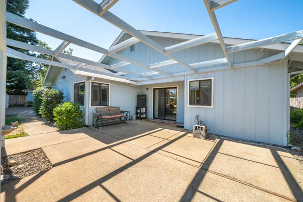 $386,000 | 3425 Silverwood Street, Redding, CA 96002