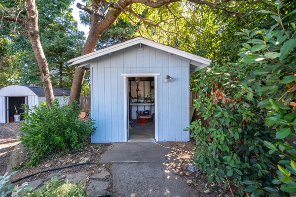 $386,000 | 3425 Silverwood Street, Redding, CA 96002