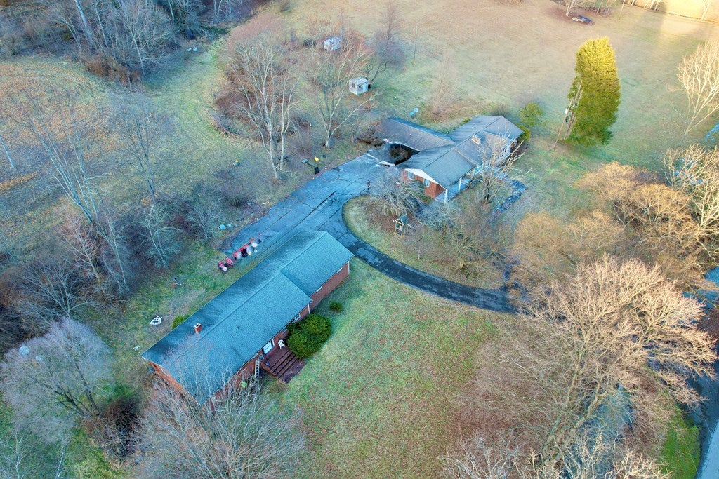 1076 Wassum Valley Road Marion, VA 24354 - Photo 11 of 11 Gallery Image 11