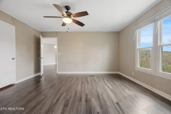 $475,000 | 150 East Raccoon Valley Drive, Heiskell, TN 37754