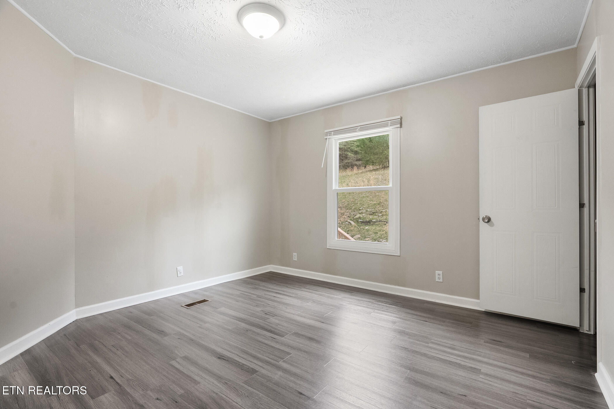 150 East Raccoon Valley Drive Heiskell, TN 37754 - Photo 22 of 36 dsc05087