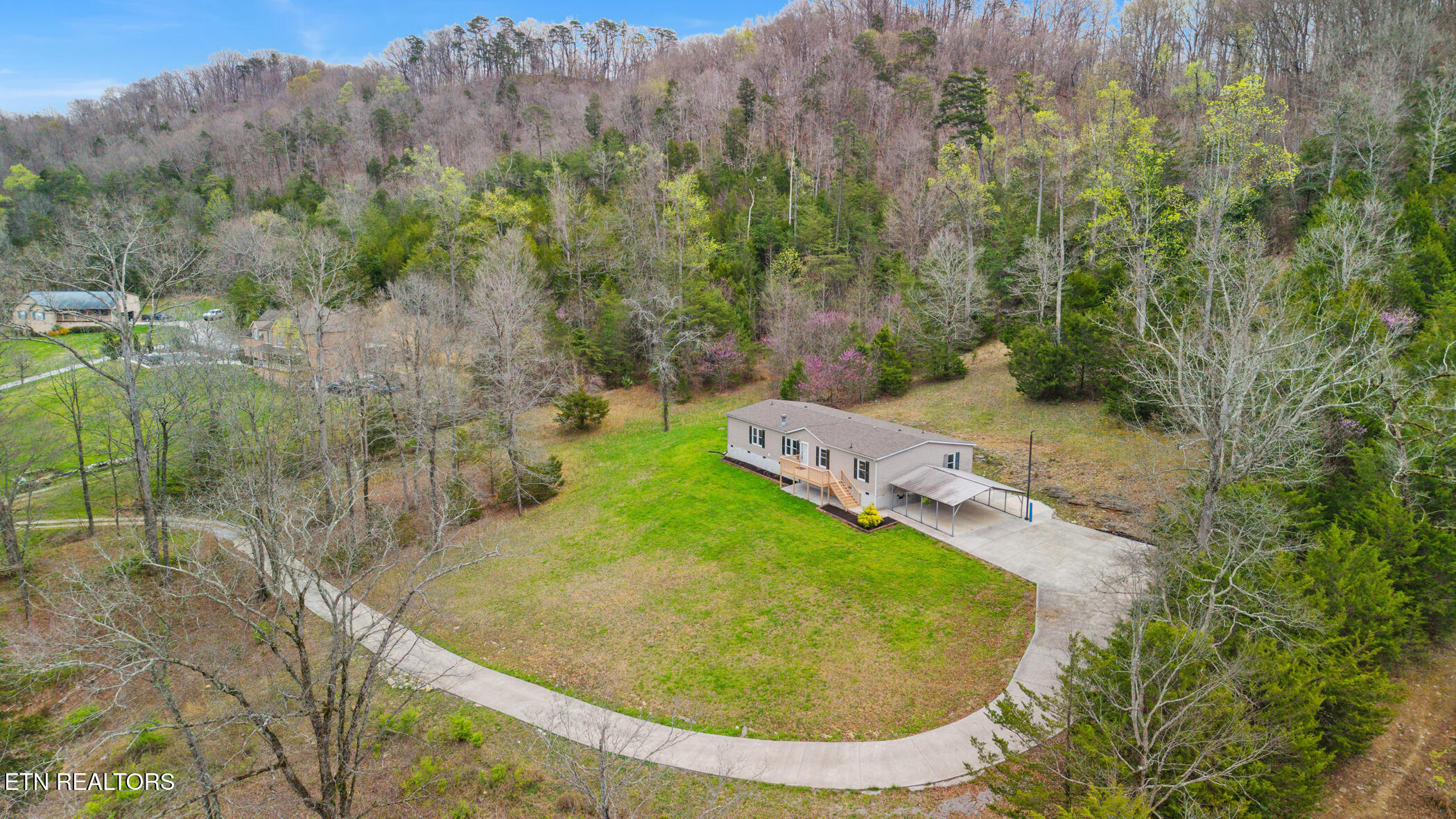 150 East Raccoon Valley Drive Heiskell, TN 37754 - Photo 3 of 36 dji_20260330101553_0594_d_1