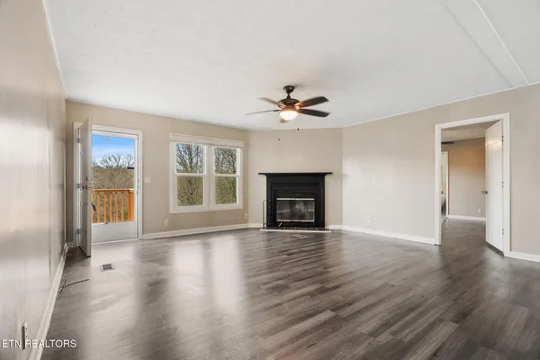 $475,000 | 150 East Raccoon Valley Drive, Heiskell, TN 37754