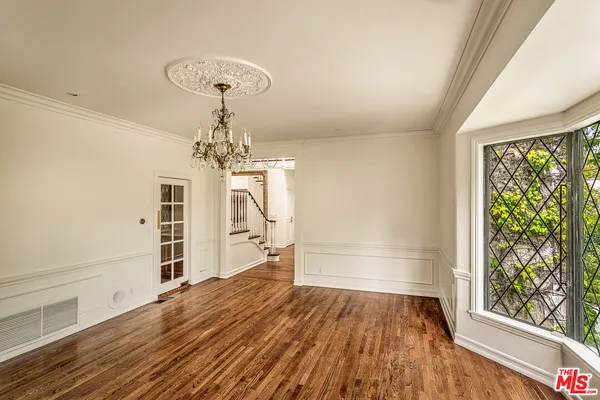 $39,500 | 353 North Gunston Drive, Los Angeles, CA 90049