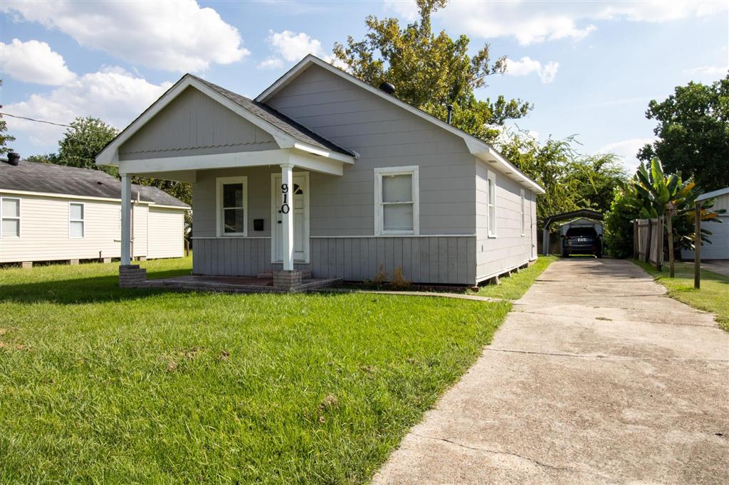 910 Fall Street Lake Charles, LA 70601 - Photo 1 of 17