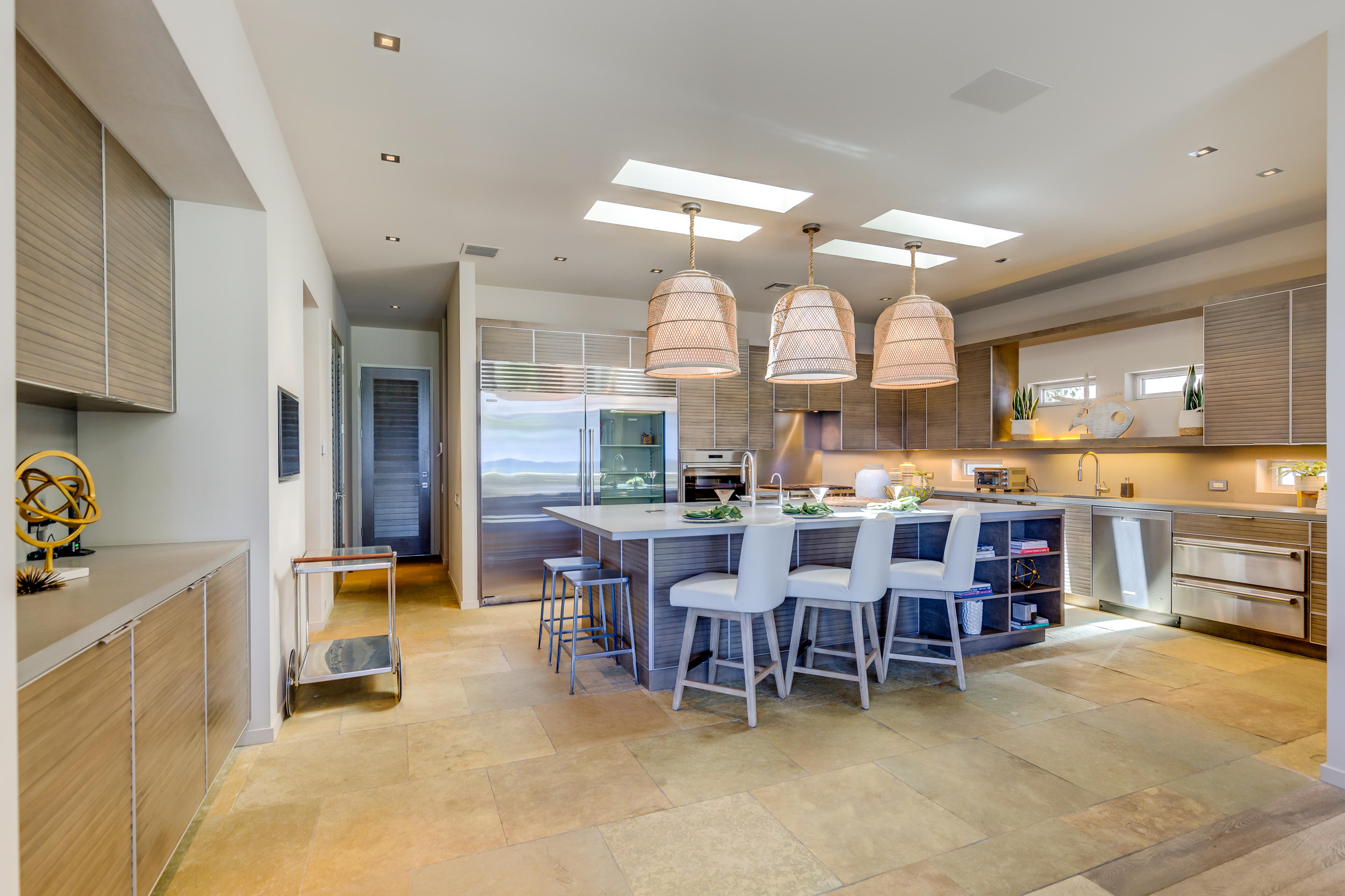 711 North Ocean Boulevard Delray Beach, FL 33483 - Photo 13 of 49 Custom Center Island