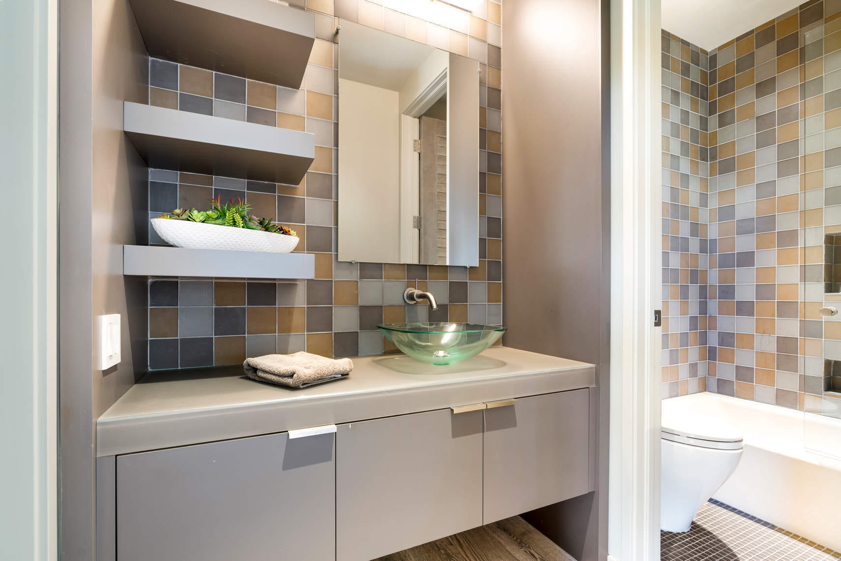 711 North Ocean Boulevard Delray Beach, FL 33483 - Photo 32 of 49 Contemporary Styled Baths