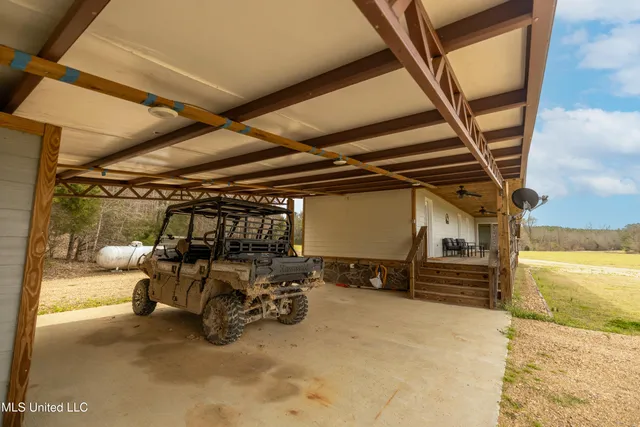 $2,820,000 | 3104 Booger Bottom Creek, West, MS 39192