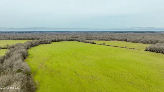 $2,820,000 | 3104 Booger Bottom Creek, West, MS 39192