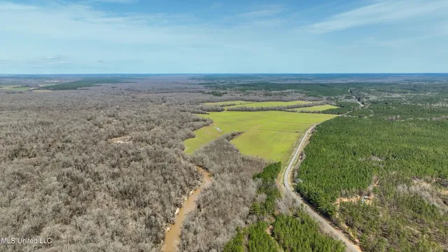 $2,820,000 | 3104 Booger Bottom Creek, West, MS 39192